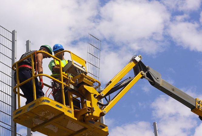 Abilitazione alla conduzione di piattaforme di lavoro elevabili (PLE) con e senza stabilizzatori - Aggiornamento